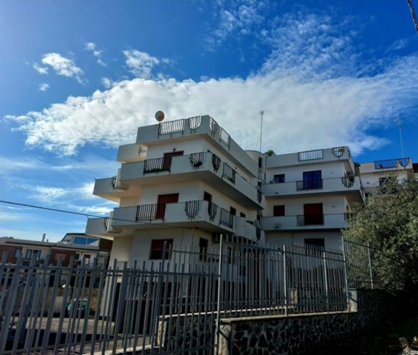 appartamento in vendita ad Aci Castello in zona Aci Trezza