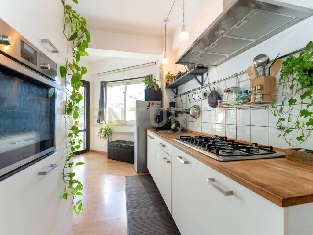 appartamento in vendita ad Aci Castello