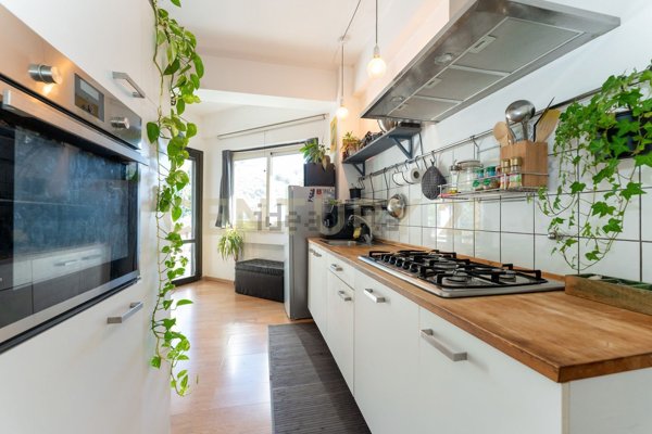 appartamento in vendita ad Aci Castello