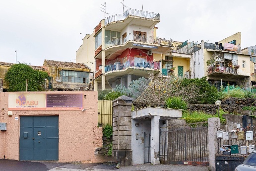 appartamento in vendita ad Aci Castello in zona Ficarazzi