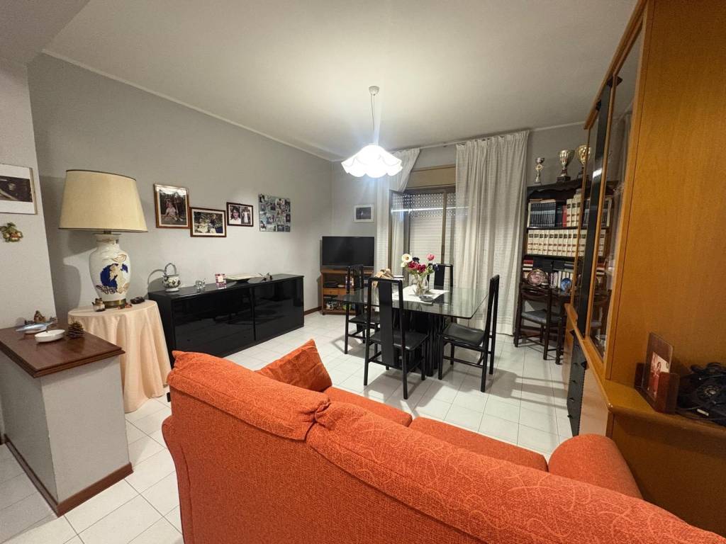 appartamento in vendita ad Aci Castello