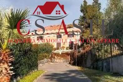 appartamento in vendita ad Aci Castello