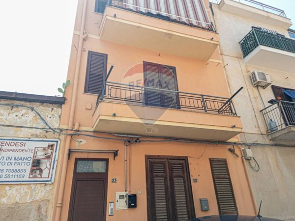 appartamento in vendita ad Aci Castello in zona Ficarazzi