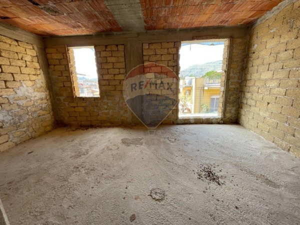 appartamento in vendita ad Aci Castello in zona Ficarazzi