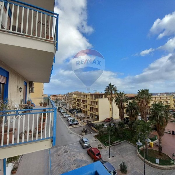 appartamento in vendita ad Aci Castello in zona Ficarazzi