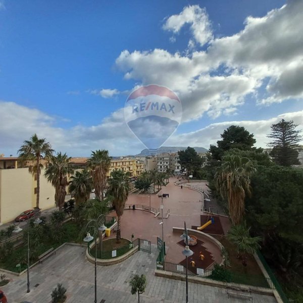 appartamento in vendita ad Aci Castello in zona Ficarazzi