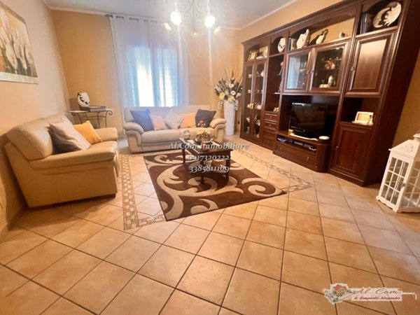 appartamento in vendita ad Aci Castello in zona Ficarazzi