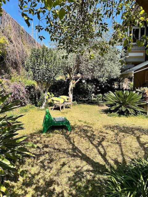 appartamento in vendita ad Aci Castello