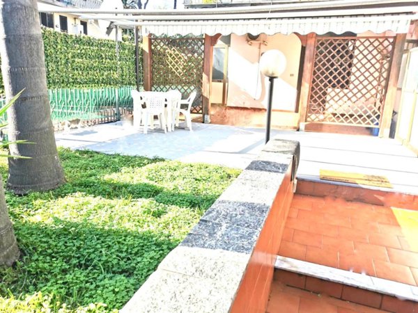 appartamento in vendita ad Aci Castello