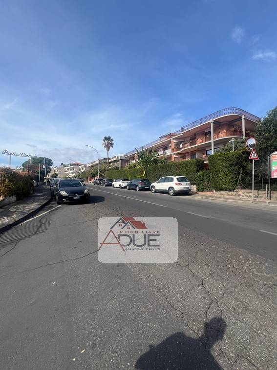 appartamento in vendita ad Aci Castello