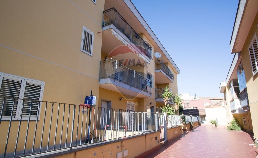 appartamento in vendita ad Aci Castello in zona Ficarazzi