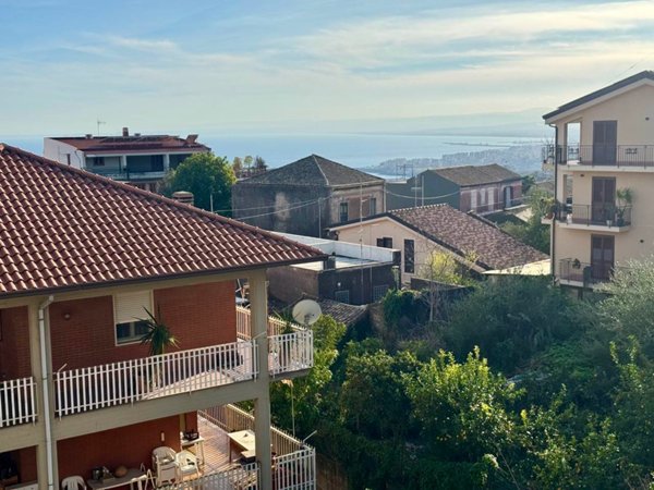 appartamento in vendita ad Aci Castello in zona Ficarazzi