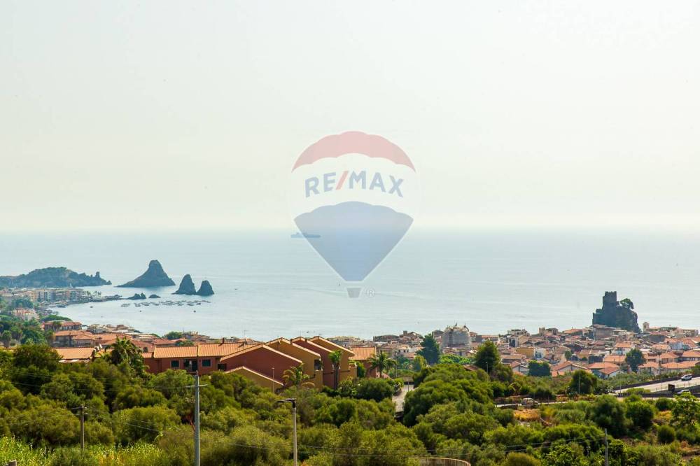 appartamento in vendita ad Aci Castello