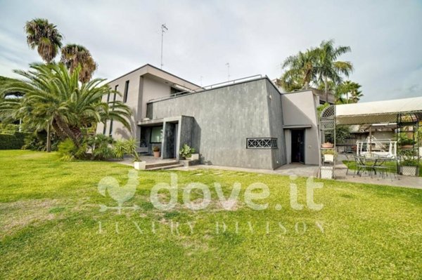 casa indipendente in vendita ad Aci Castello in zona Aci Trezza