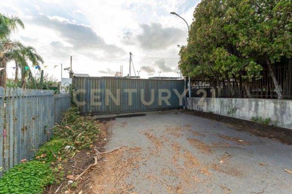 villa in vendita ad Aci Castello in zona Aci Trezza