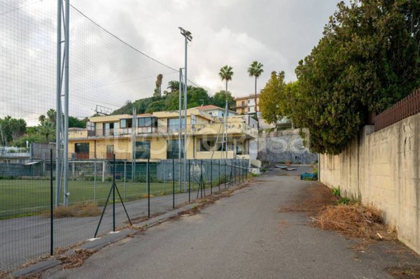 negozio in vendita ad Aci Castello in zona Aci Trezza