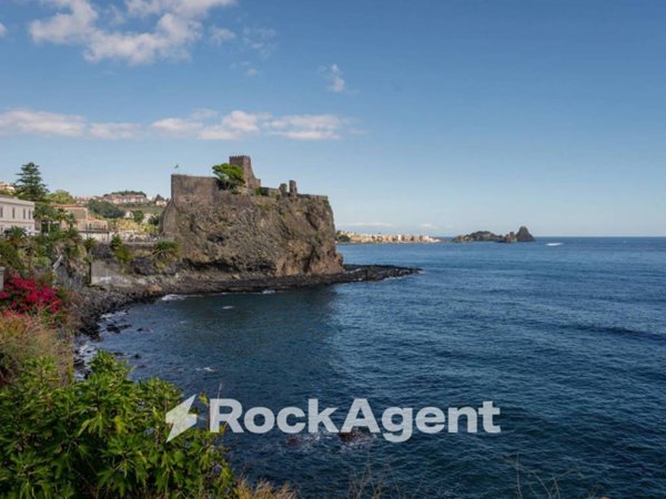 casa indipendente in vendita ad Aci Castello