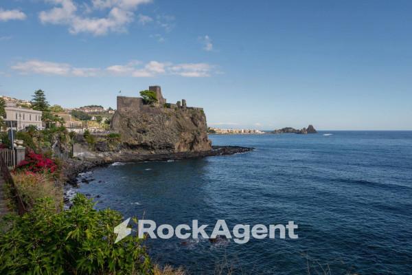 casa indipendente in vendita ad Aci Castello