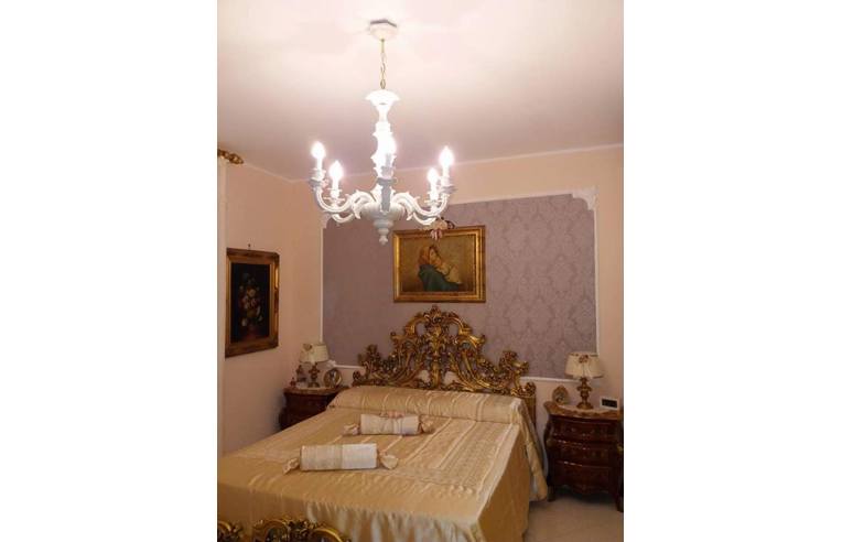 appartamento in vendita ad Aci Castello