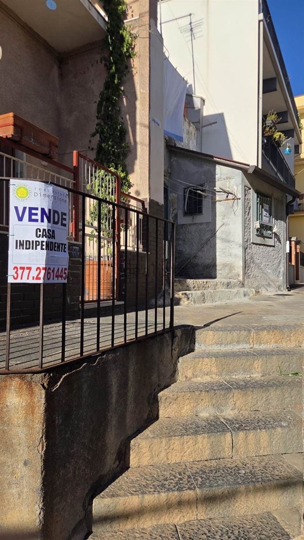 appartamento in vendita ad Aci Castello