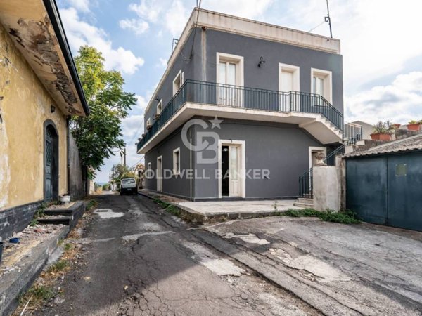 casa indipendente in vendita ad Aci Castello
