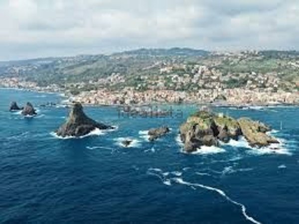 terreno edificabile in vendita ad Aci Castello in zona Cannizzaro