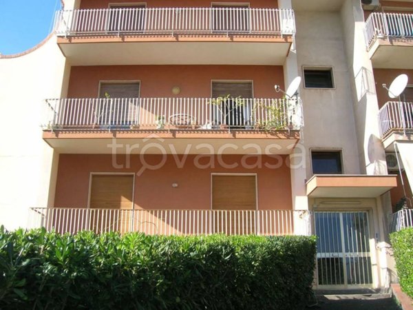 appartamento in vendita ad Aci Castello