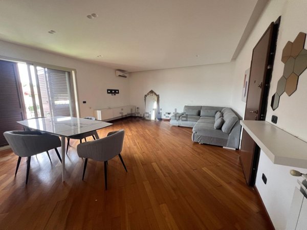 appartamento in vendita ad Aci Castello