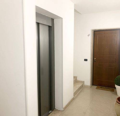 appartamento in vendita ad Aci Castello