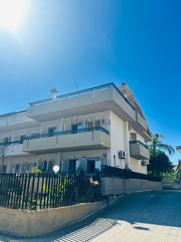 casa indipendente in vendita ad Aci Castello