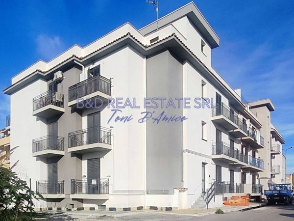 appartamento in vendita ad Aci Castello in zona Ficarazzi