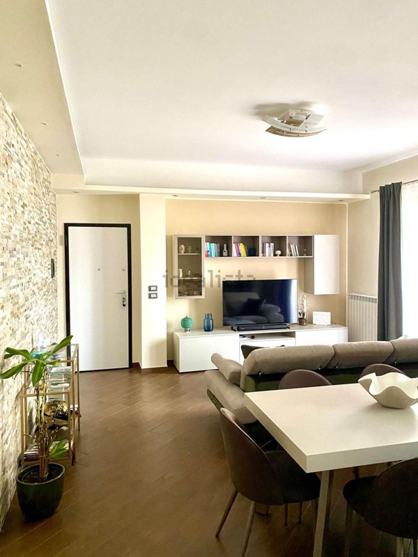 appartamento in vendita ad Aci Castello