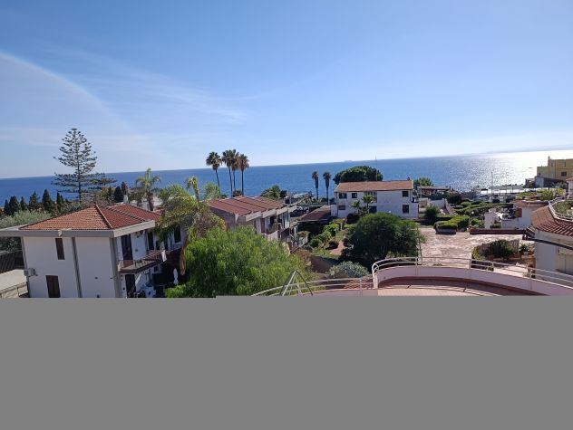 appartamento in vendita ad Aci Castello