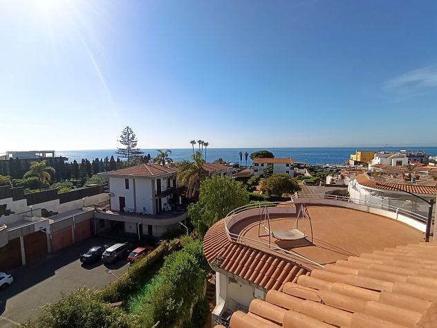 appartamento in vendita ad Aci Castello