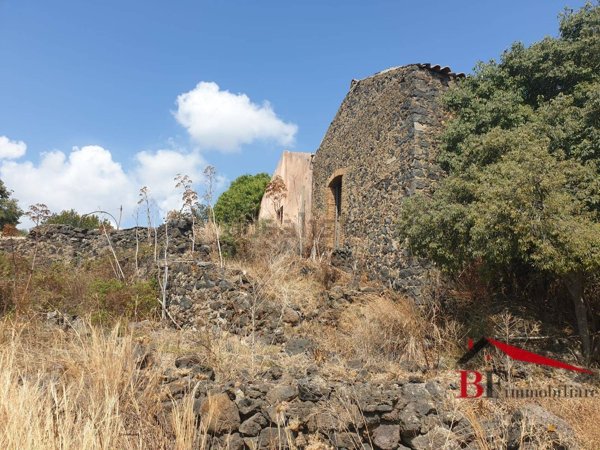 villa in vendita ad Aci Castello in zona Ficarazzi
