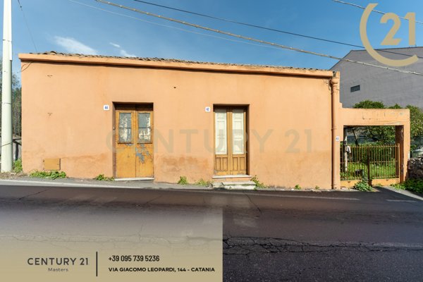 casa indipendente in vendita ad Aci Castello