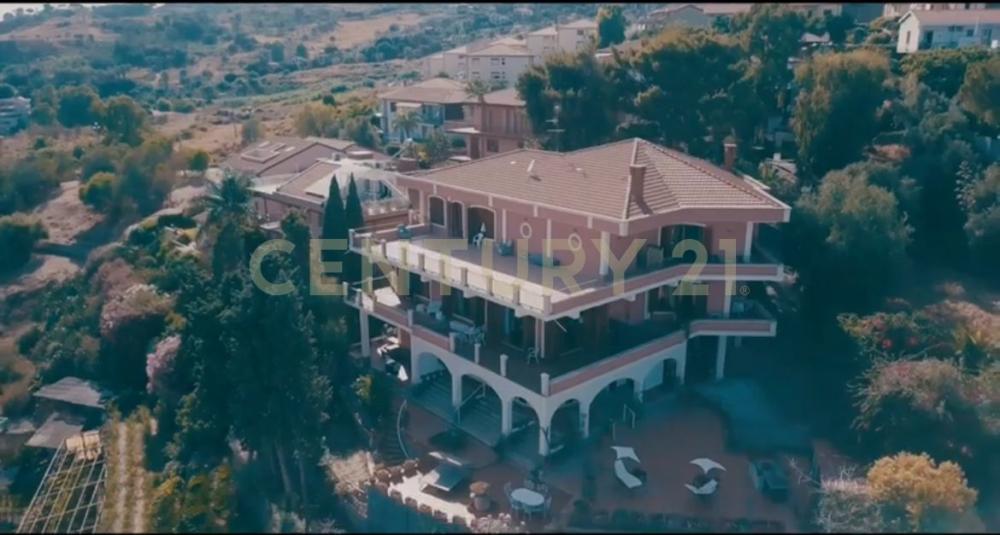 casa indipendente in vendita ad Aci Castello