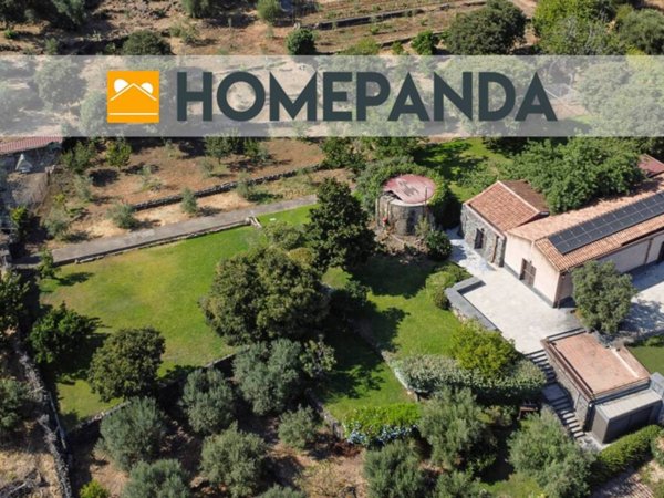 casa indipendente in vendita ad Aci Castello in zona Ficarazzi