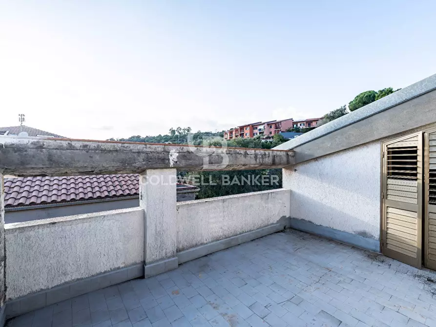 appartamento in vendita ad Aci Castello