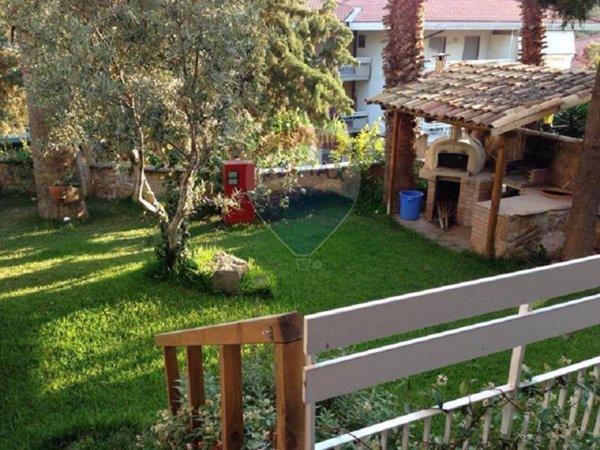 appartamento in vendita ad Aci Castello