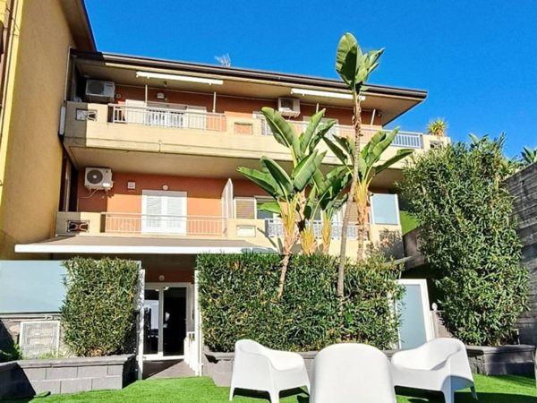 appartamento in vendita ad Aci Castello in zona Aci Trezza