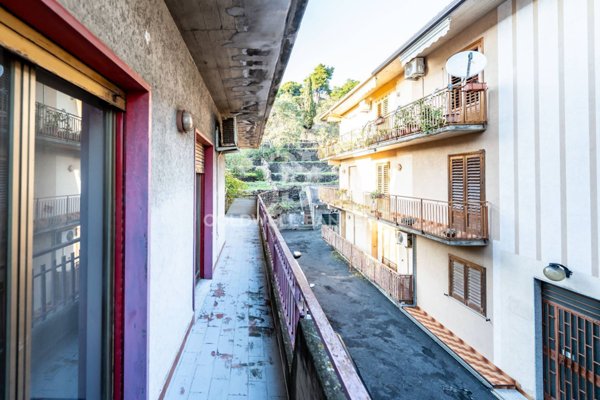 appartamento in vendita ad Aci Castello in zona Ficarazzi