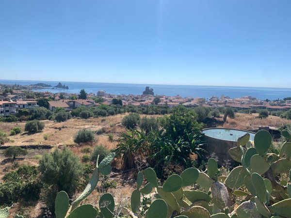 villa in vendita ad Aci Castello in zona Aci Trezza
