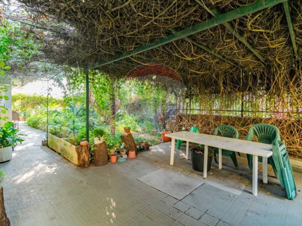 appartamento in vendita ad Aci Castello