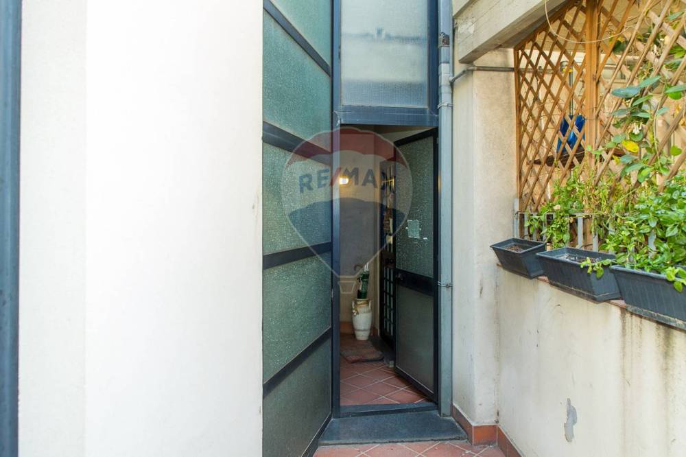 appartamento in vendita ad Aci Castello