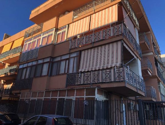 appartamento in vendita ad Aci Castello in zona Ficarazzi