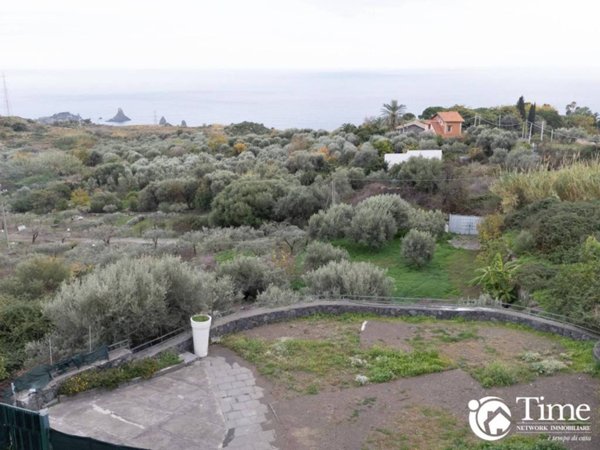 terreno agricolo in vendita ad Aci Castello