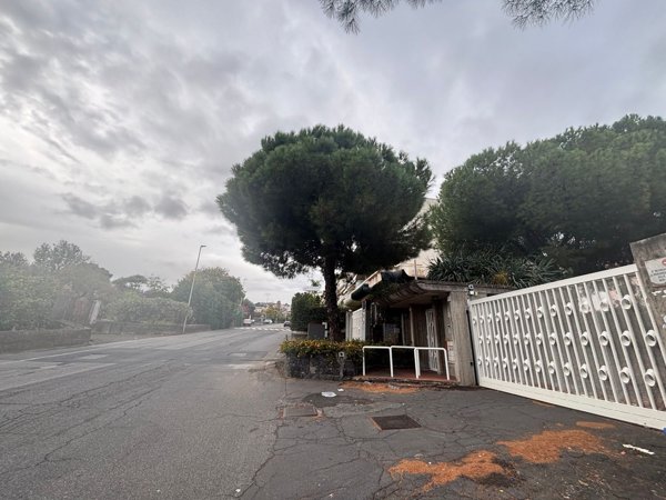 villa in vendita ad Aci Castello