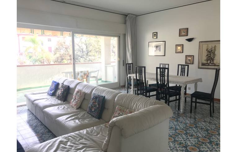 appartamento in vendita ad Aci Castello