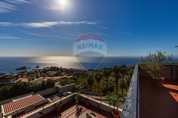 appartamento in vendita ad Aci Castello in zona Aci Trezza